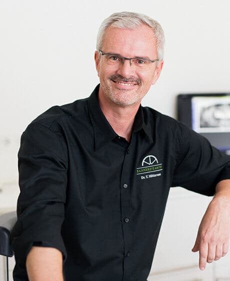 Zahnarzt und Implantologe Dr. med. dent Thorsten Hüttermann begrüßt Sie in Oberhausen! Zahnarzt Oberhausen Dr. med. dent Thorsten Hüttermann
